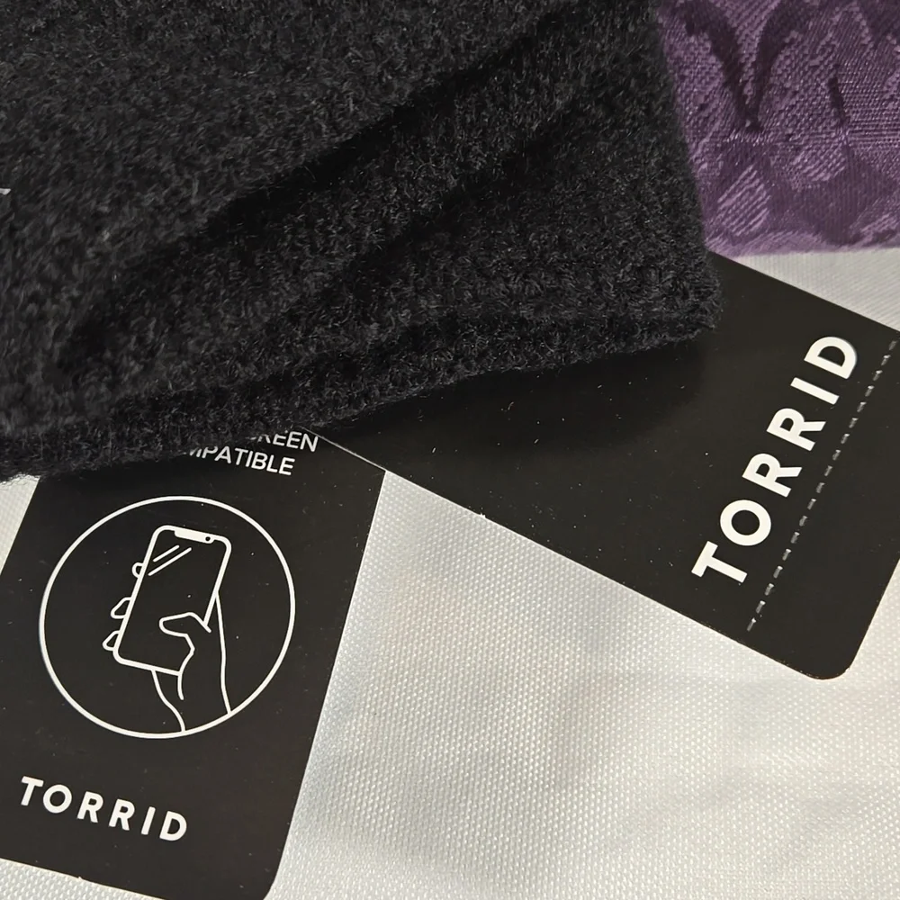 TORRID BLACK TEXTING GLOVES WITH RIBBED CUFFS NWT